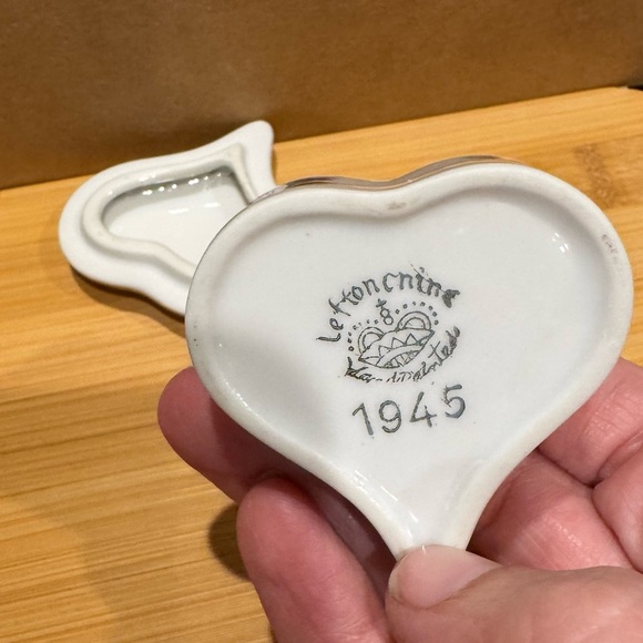 Vintage Lefton Trinket Box - Picture 8 of 8